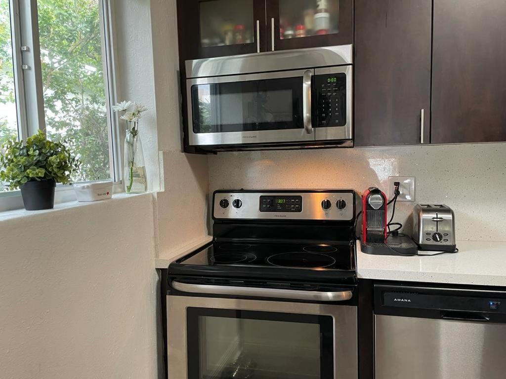 Brazilian Home Coral Gables Extérieur photo